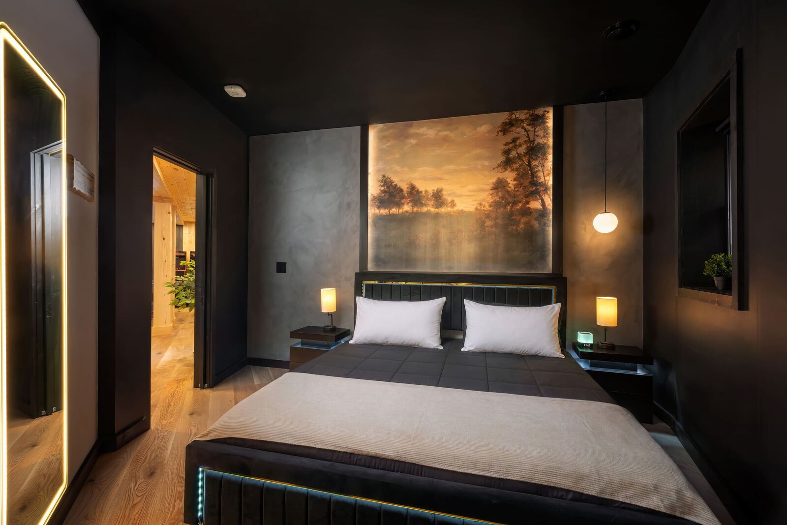 A second king bedroom at Luray